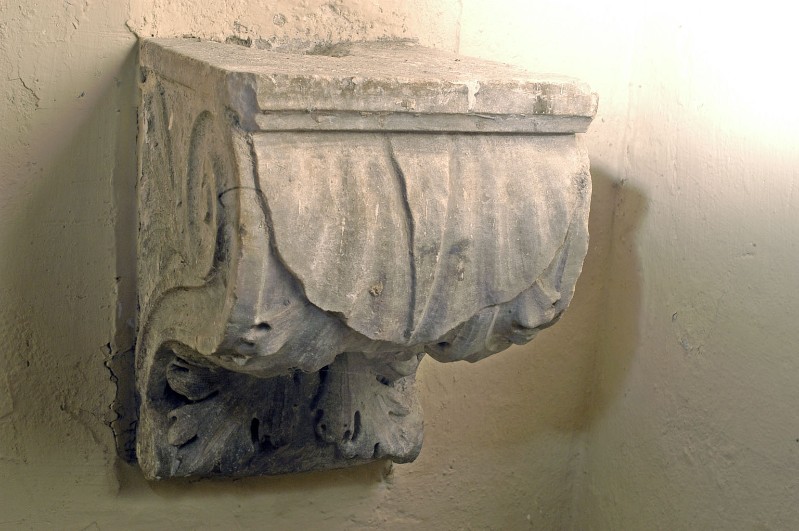 Maestranze romane sec. XVIII, Mensola marmorea