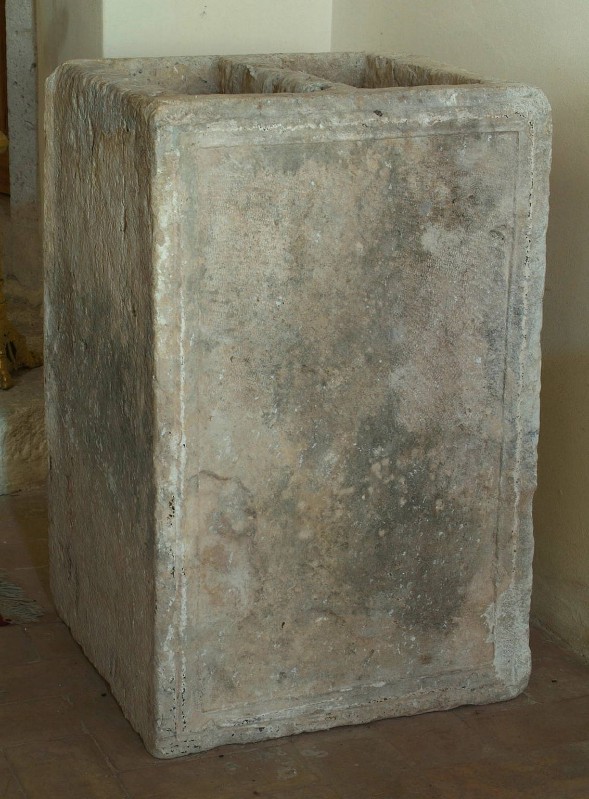 Bott. laziale sec. III, Cippo marmoreo quadrangolare