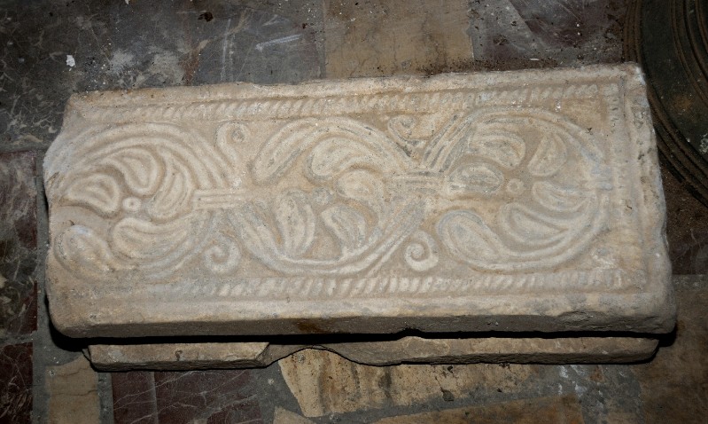 Marmoraio romano sec. IX, Frammento di pilastro