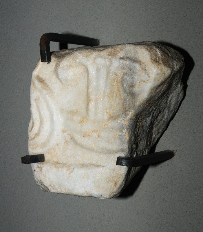 Marmoraio romano sec. IX, Frammento scultoreo piccolo