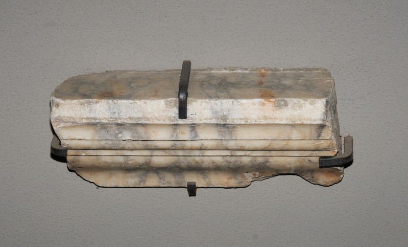 Marmoraio romano sec. III, Frammento di cornice scolpita