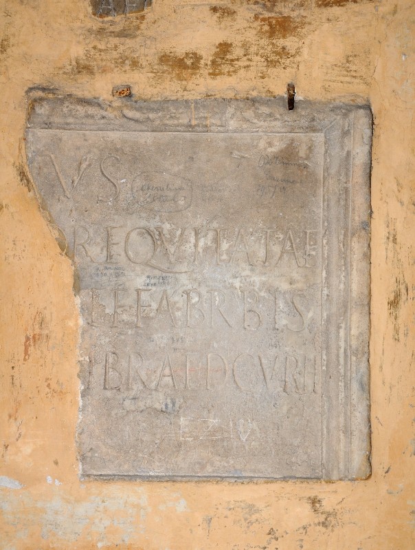 Marmoraio romano sec. I, Lapide con iscrizione