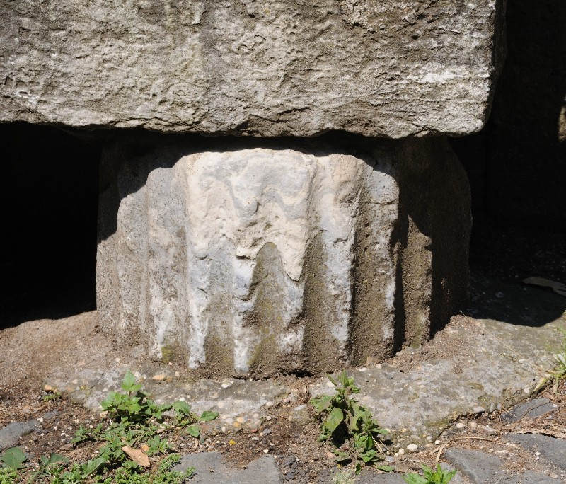 Marmoraio romano sec. IX, Frammento di colonna