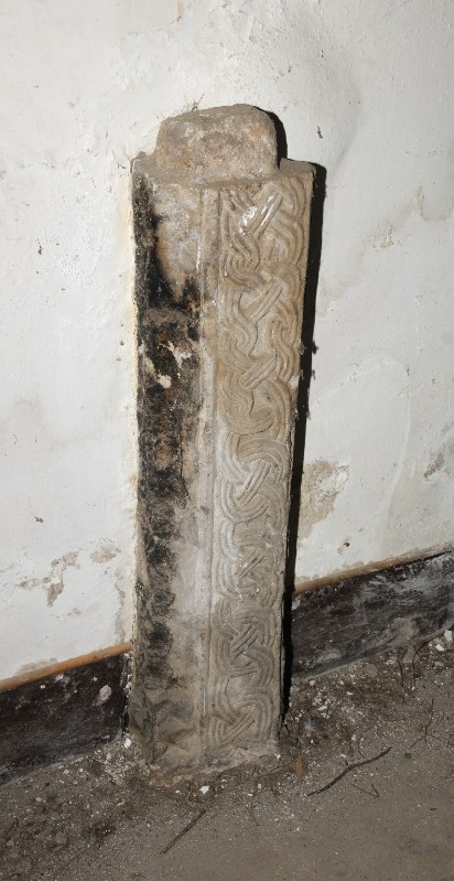 Marmoraio romano sec. IX, Frammento di cornice scolpita