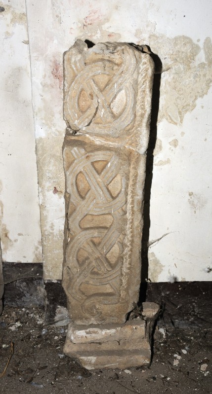 Marmoraio romano sec. IX, Frammento di cornice con motivo geometrico
