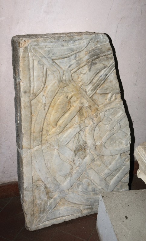 Marmoraio laziale sec. IX, Frammento marmoreo di pluteo scolpito