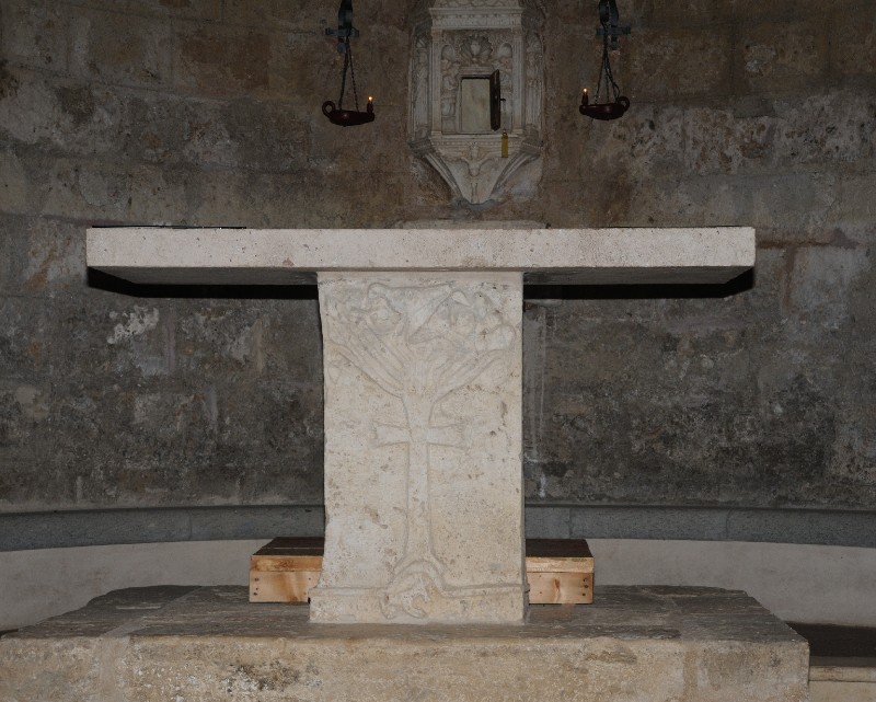 Marmoraio viterbese sec. VII, Altare maggiore