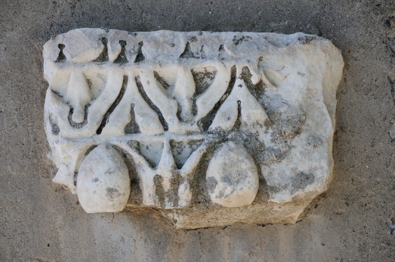 Marmoraio romano sec. IX, Frammento di cornice