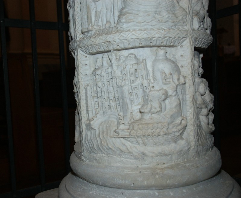 Ambito campano sec. XIII, Bassorilievo con traslazione reliquie di Sant'Erasmo