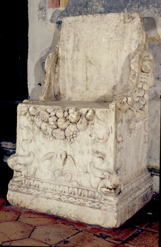 Bott. laziale sec. II, Cattedra in marmo