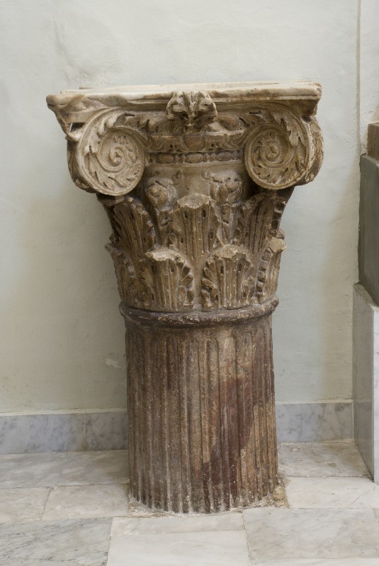 Scultore romano sec. II, Capitello scolpito