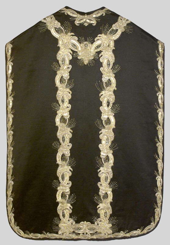 Manifattura italiana sec. XIX, Pianeta nera in raso di seta