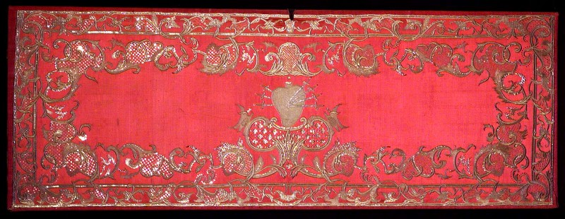 Manifattura italiana sec. XIX, Paliotto mobile rosso in raso