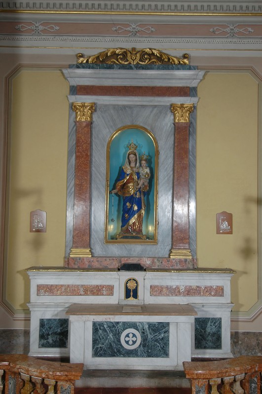 Ambito lombardo sec. XIX, Altare laterale della Madonna del Rosario