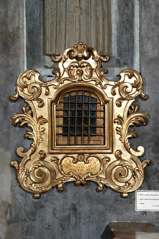 Ambito lodigiano sec. XIX, Cornice di reliquiario in legno dorato