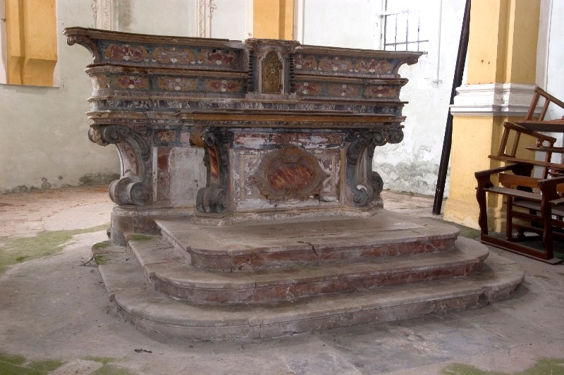 Ambito vigevanese sec. XVIII, Altare maggiore con motivo a cartiglio
