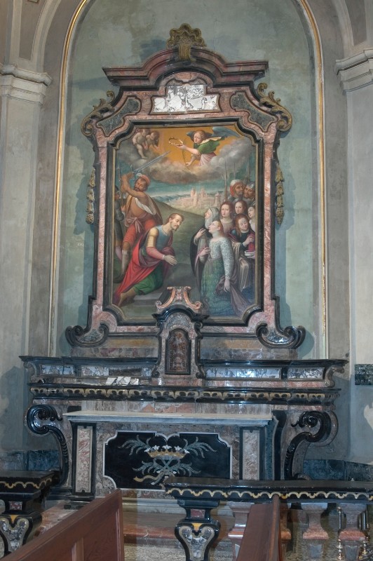 Ambito vigevanese sec. XVIII, Altare con corona intarsiata nel paliotto