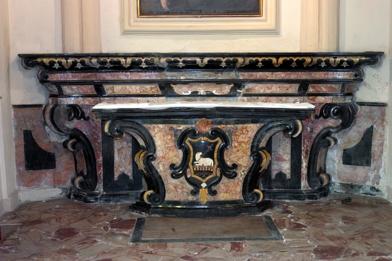 Ambito vigevanese sec. XVIII, Altare con Agnus Dei nel paliotto
