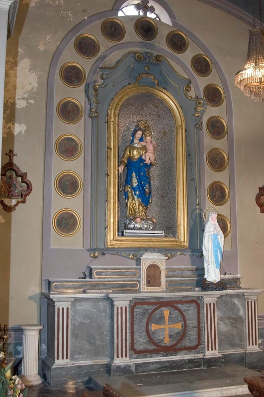 Margaritora A. (1906), Altare della Madonna del rosario