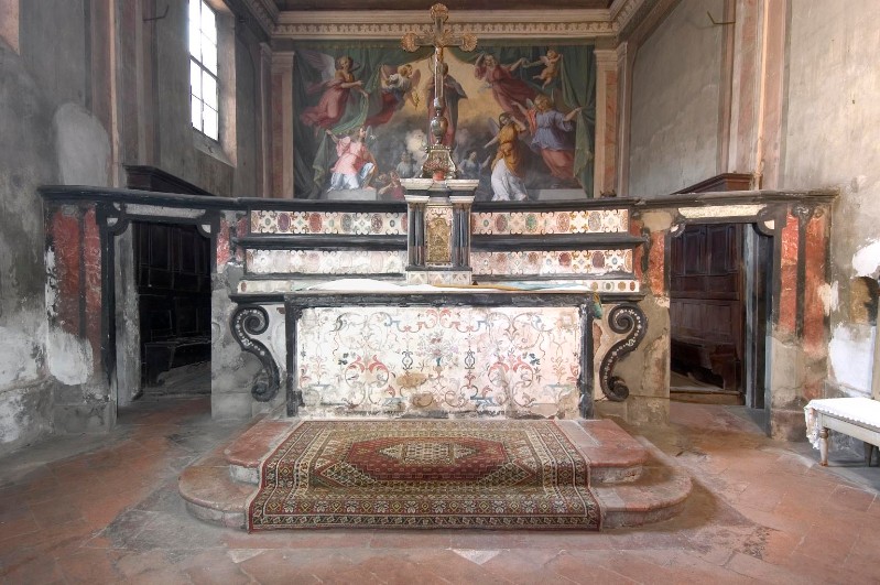 Bottega lombarda sec. XVIII, Altare maggiore in scagliola