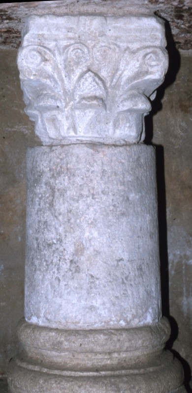 Ambito italiano secc. IX-XI, Colonna d'altare