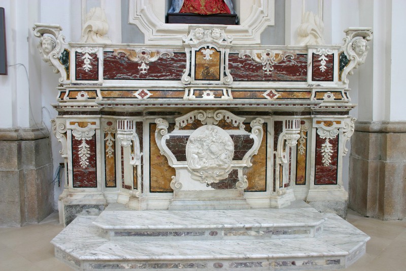 Maestranze napoletane sec. XVIII, Altare della Madonna del rosario