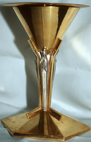 Ambito italiano sec. XX, Calice dorato con patena