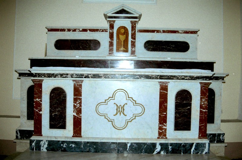 Attardo L. (1986), Altare della Madonna delle Grazie