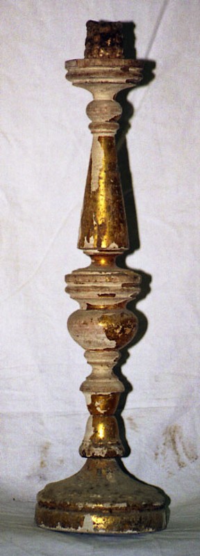 Bottega siciliana sec. XIX, Candelabro in legno cm. 53