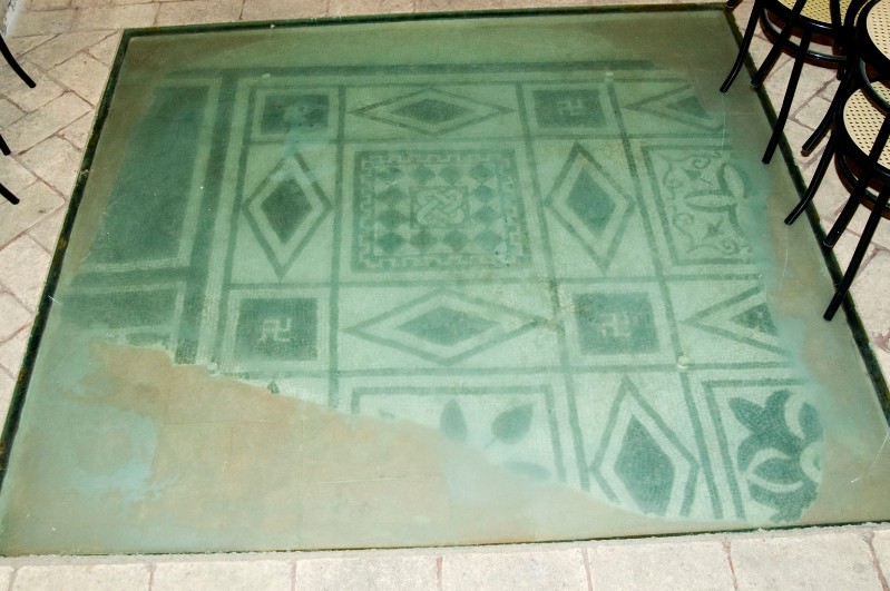 Bott. romana sec. I, Mosaico a tessere bianche e nere