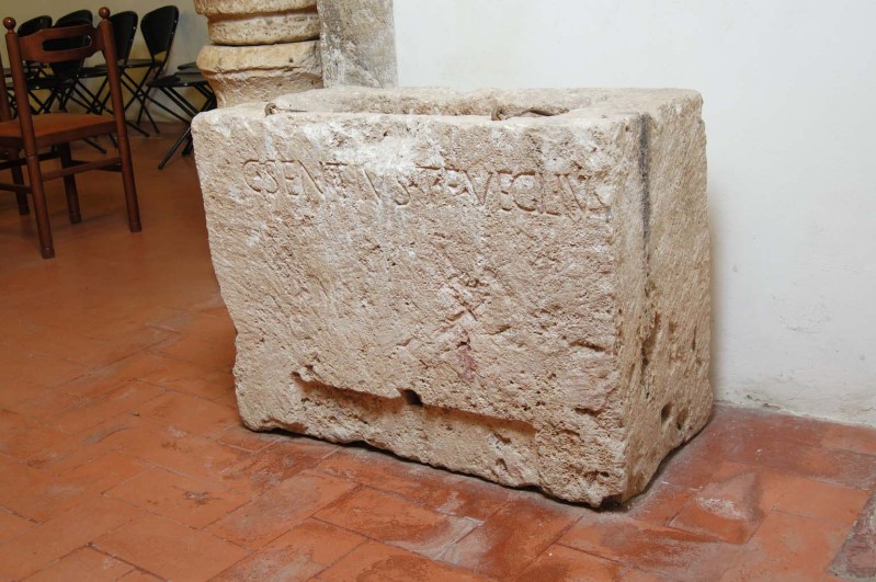 Bott. romana sec. V, Cippo di epoca romana