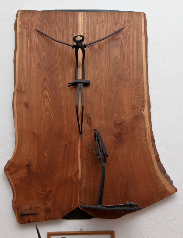 Sonaglia A. (1972), Il pianto della Madre costituito da chiodi su legno
