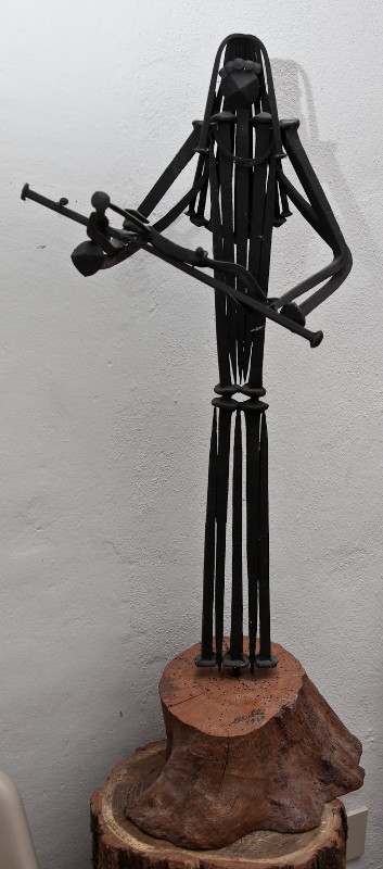 Sonaglia A. (1967), Santa Rita da Cascia costituita da chiodi su base lignea