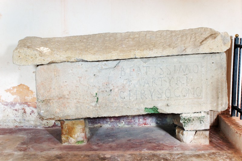 Maestranze romane sec. IV, Sarcofago del Martire Crisogono