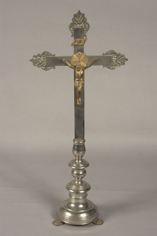 Produzione italiana ultimo quarto sec. XIX, Croce da altare cromata