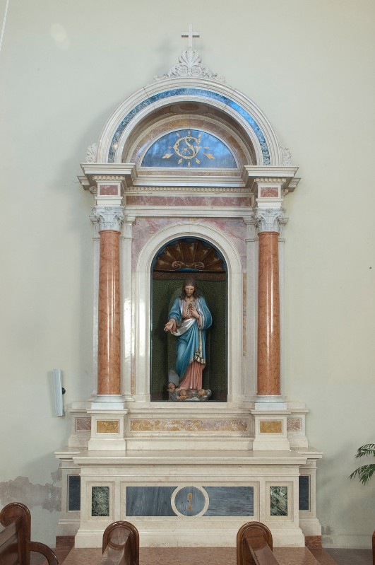Deanesi G. (1904), Altare del Sacro Cuore di Gesù