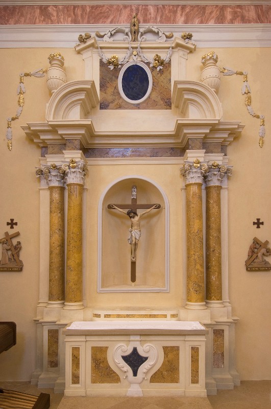 Maestranze trentine sec. XIX, Altare laterale del Crocifisso