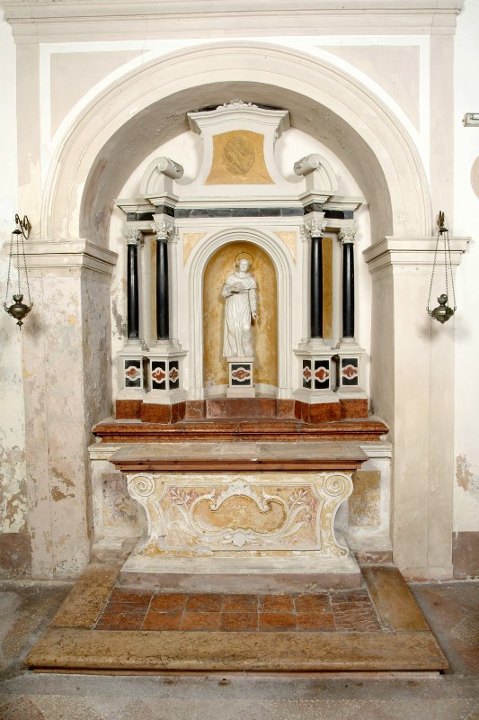 Maestranze venete sec. XVIII, Altare di S. Antonio con colonnine nere