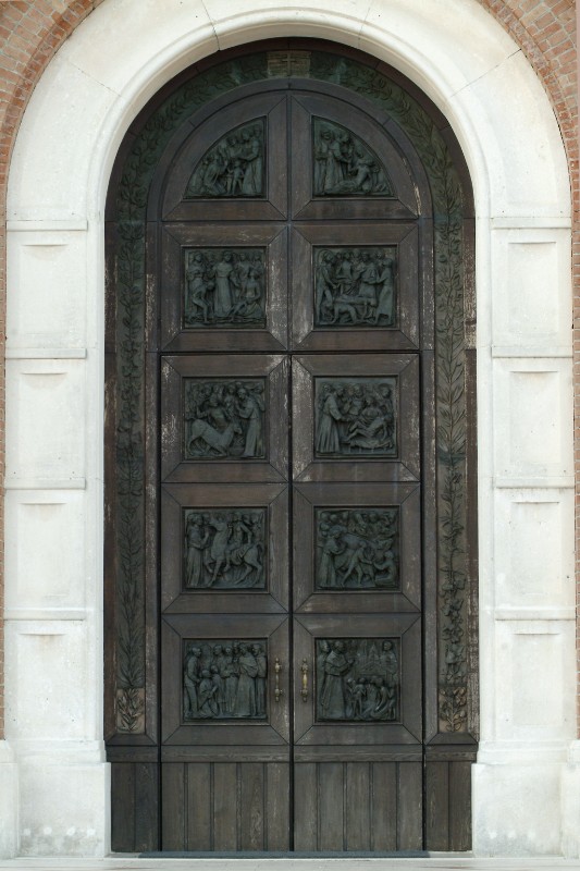 Bottega padovana (1983), Portone con formelle bronzee