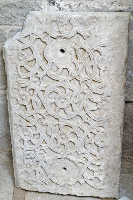 Maestranze venete sec. IX, Frammento di pluteo in marmo con tralci