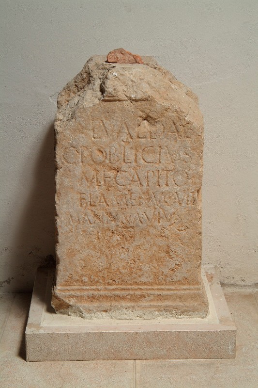 Maestranze venete sec. V-VII, Cippo funerario dedicato alla dea Lualda