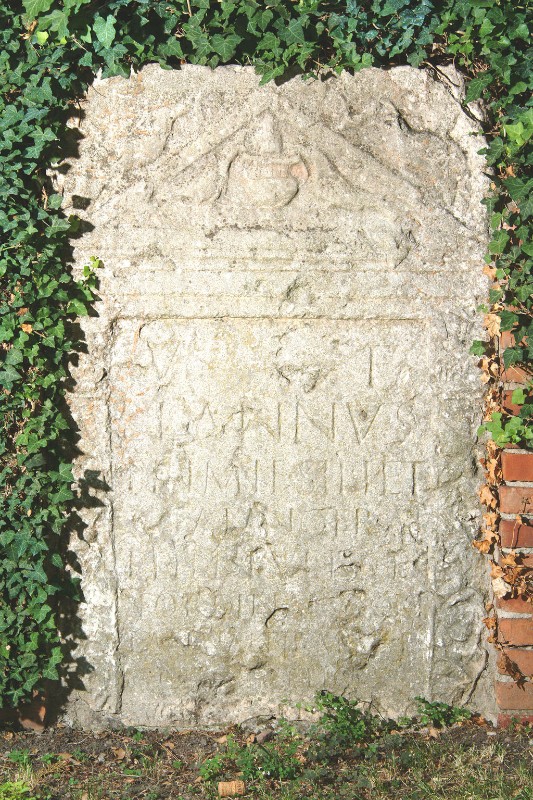 Maestranze Italia sett. sec. I, Stele funeraria con uccelli