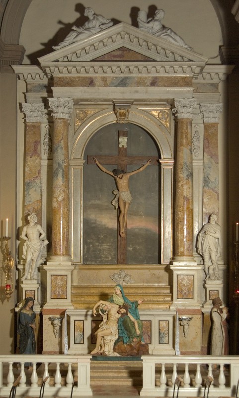 Cristofali A. (1741-42), Altare del Crocifisso