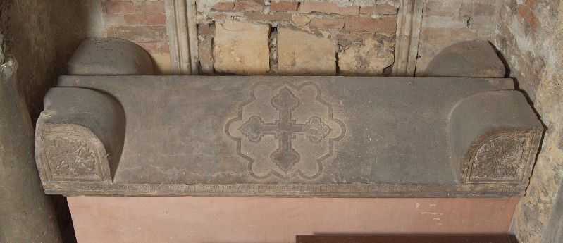 Bott. Italia sett. sec. XIV, Copertura di arca sepolcrale di Giolfino