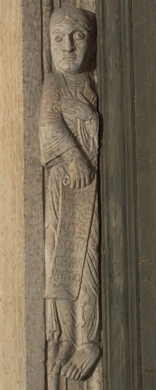 Nicolò (1139), Profeta con rotolo "CVM VENERITS"