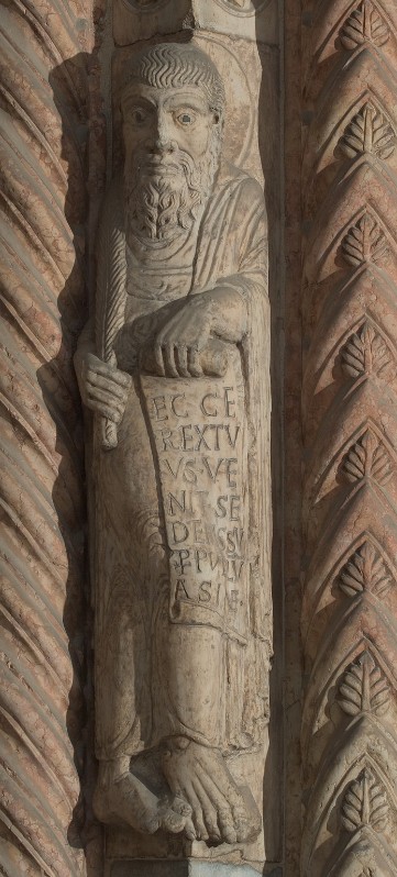 Nicolò (1139), Profeta con rotolo "ECCE REX"