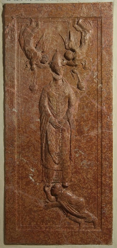 Maestranze venete sec. XII, Lastra tombale "OBIIT SANCTISSIMUS"