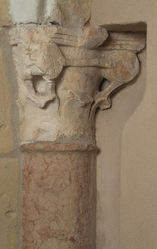 Maestranze Italia sett. sec. IX, Capitello con foglie stilizzate