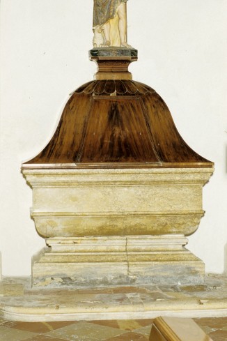 Bottega veneta sec. XVI, Fonte battesimale in marmo e legno scolpito