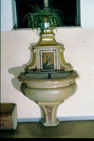 Bottega veneta sec. XVIII, Fonte battesimale